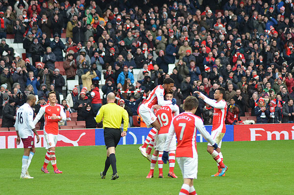 Hector Bellerin v Aston Villa