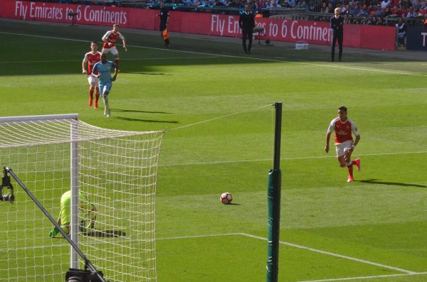 v Man City FAカップ 16-17 ウェンブリースタジアム Wembley Stadium アレクシス・サンチェス ブラボー