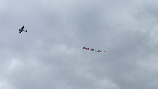 v ストーク・シティ バナー 飛行機 ブリタニア 365 Wenger Out