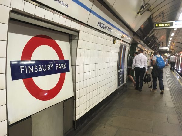 駅 ロンドン フィンズベリー・パーク Finsbury Park テロ 渋滞