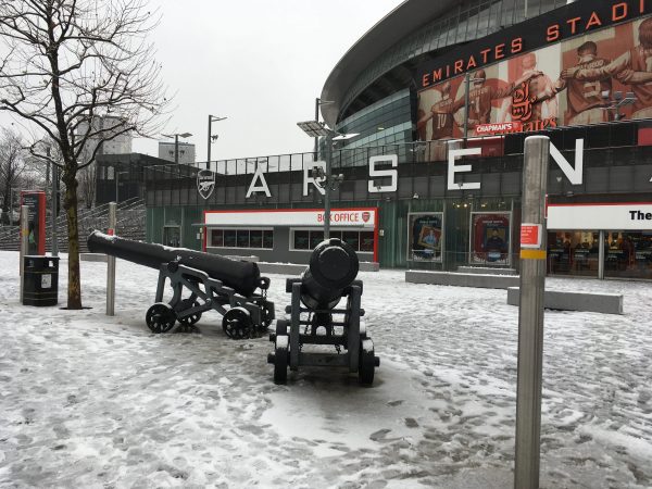 ロンドン 雪 エミレーツ・スタジアム