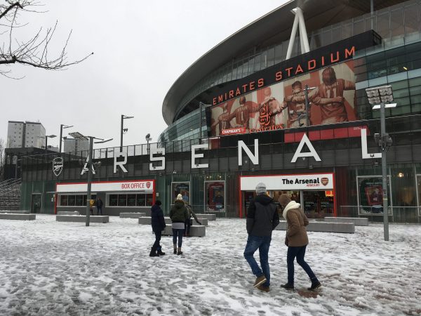 ロンドン 雪 エミレーツ・スタジアム