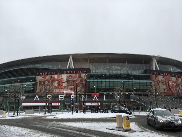 ロンドン 雪 エミレーツ・スタジアム
