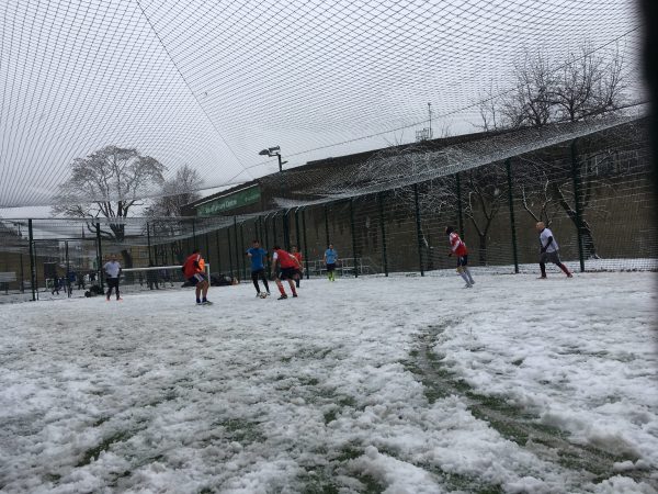 ロンドン 雪 エミレーツ・スタジアム