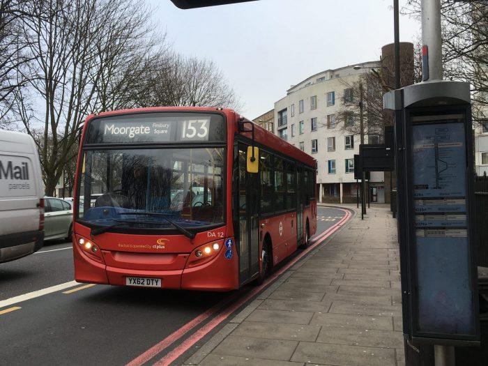 ロンドン バス 153