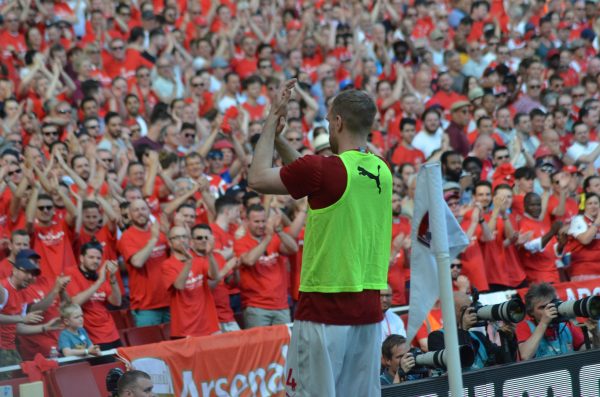 v バーンリー エミレーツ・スタジアム Merci Arsene メルテザッカー