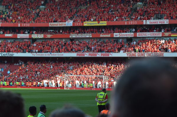 v バーンリー エミレーツ・スタジアム Merci Arsene セレモニー