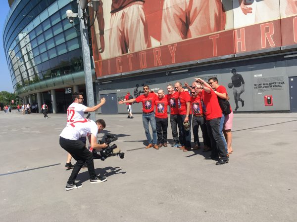 v バーンリー サポーター シャツ Merci Arsene エミレーツ・スタジアム Emirates Stadium