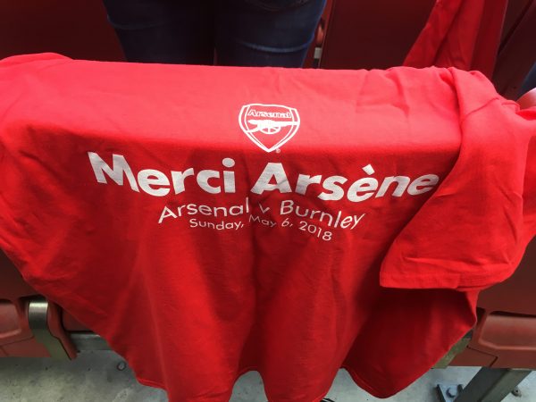 v バーンリー サポーター シャツ Merci Arsene エミレーツ・スタジアム Emirates Stadium 記念Tシャツ