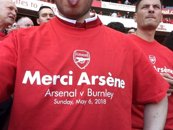 v バーンリー サポーター シャツ Merci Arsene エミレーツ・スタジアム Emirates Stadium 記念Tシャツ