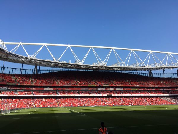 v バーンリー サポーター シャツ Merci Arsene エミレーツ・スタジアム Emirates Stadium