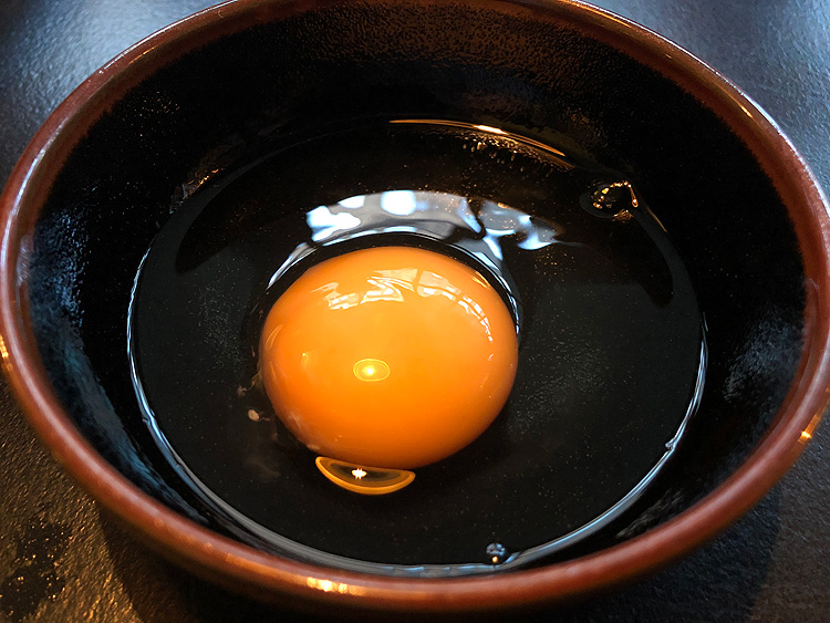 ロンドンバス ロンドン チェルシー 日本料理 東京すき焼き亭 和牛 生卵