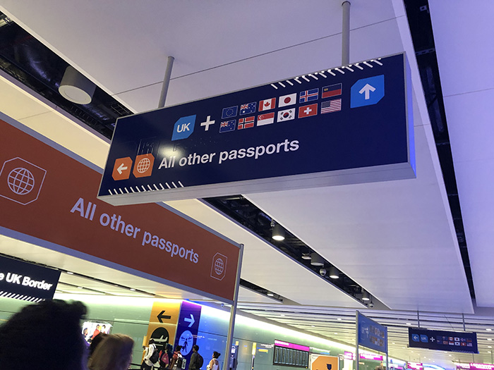 ヒースロー空港 イミグレーション パスポートチェック