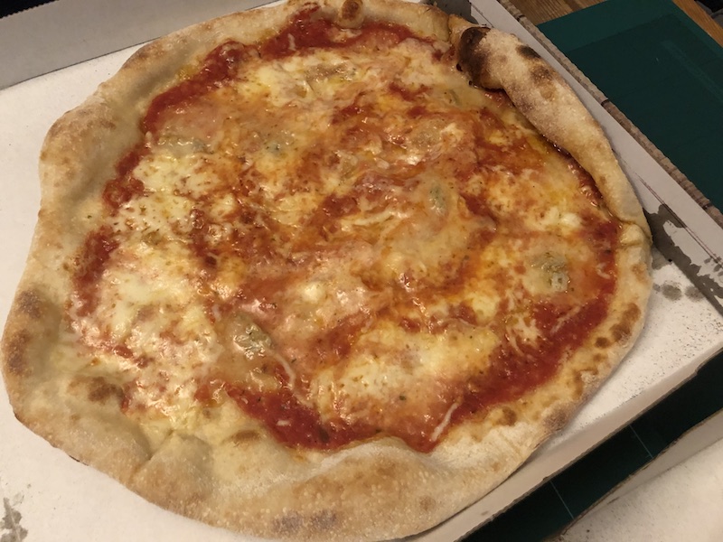 エミレーツへ行こう！ ロンドン レストラン ピザ Il Piccolo Diavolo