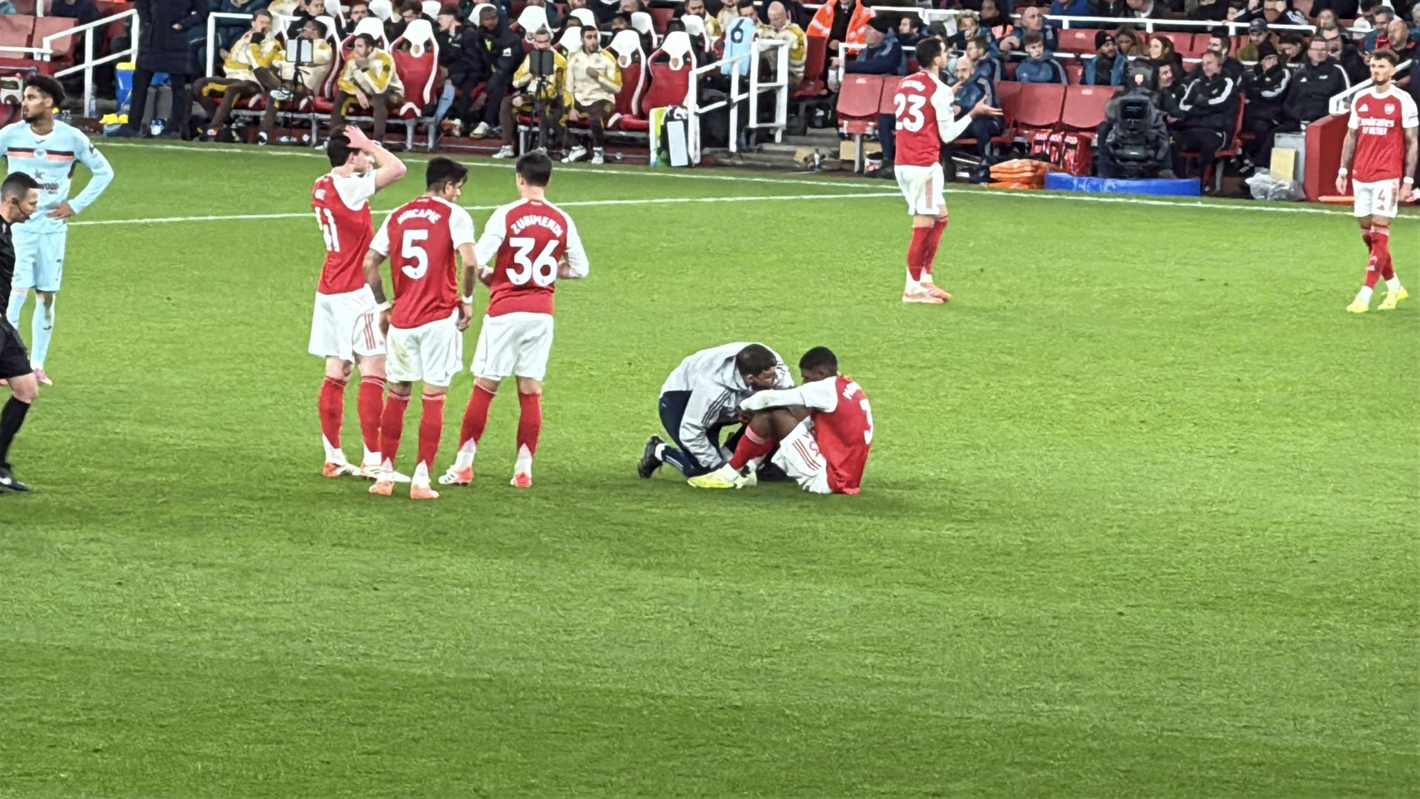 ブレントフォード 怪我 モスケラ